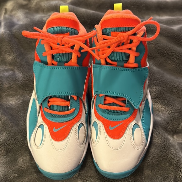 Nike air speed turf size 6.5Y Big boys NWOB - Picture 2 of 3